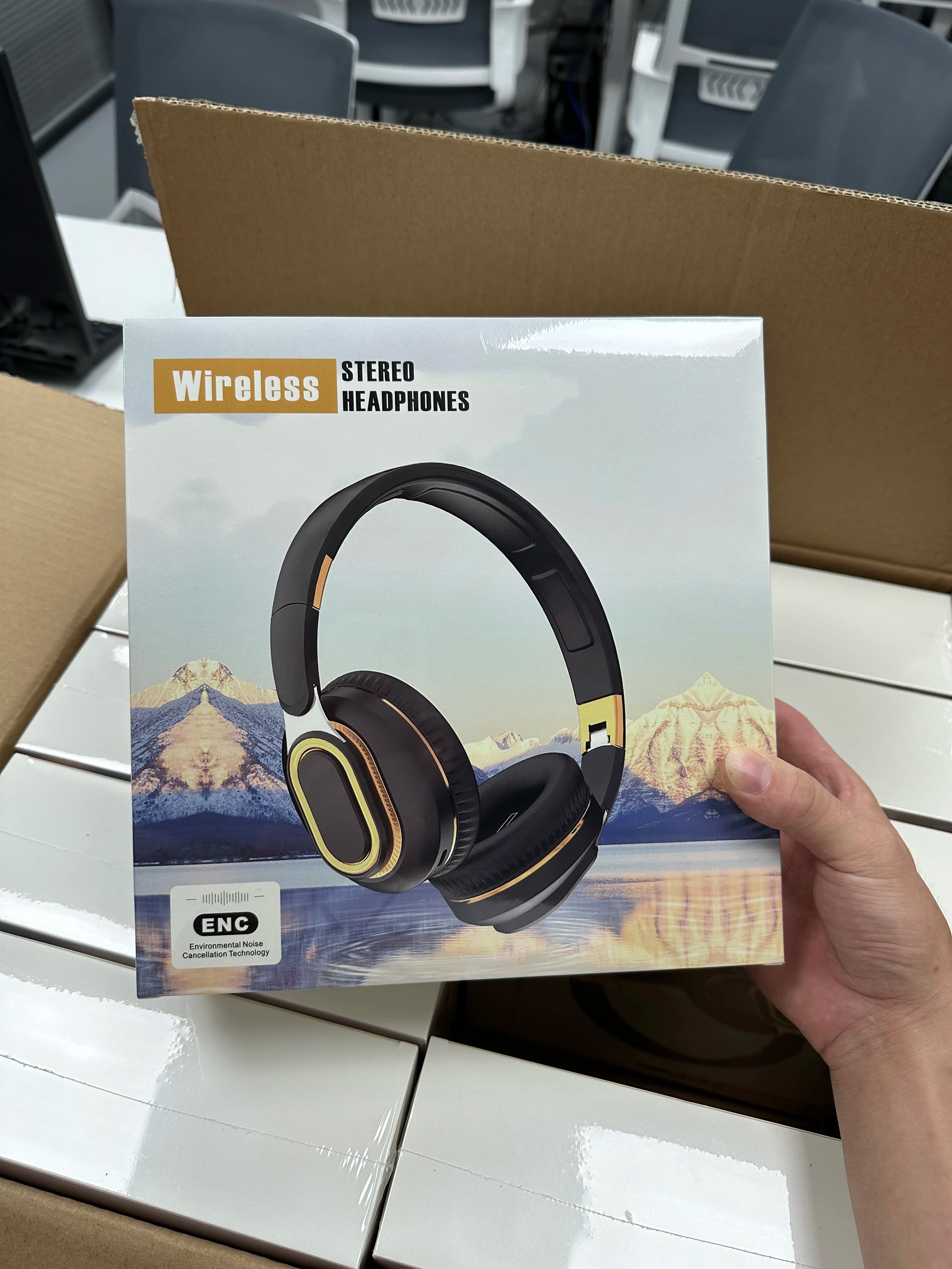 Wholesale Noise Cancelling 17 for Wireless Over-ear ANC  Headphones Packaging With TYPE-C